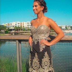 BEAUTIFUL PROM DRESS